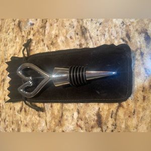 Wine stopper Chrome hefty feel to it feels good NWOT